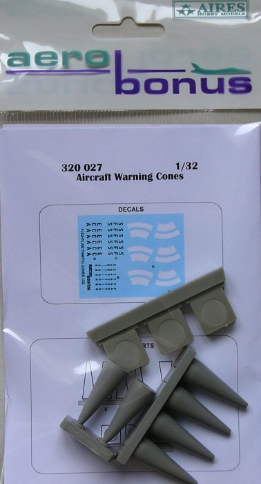 1/32 Aircraft warning cones