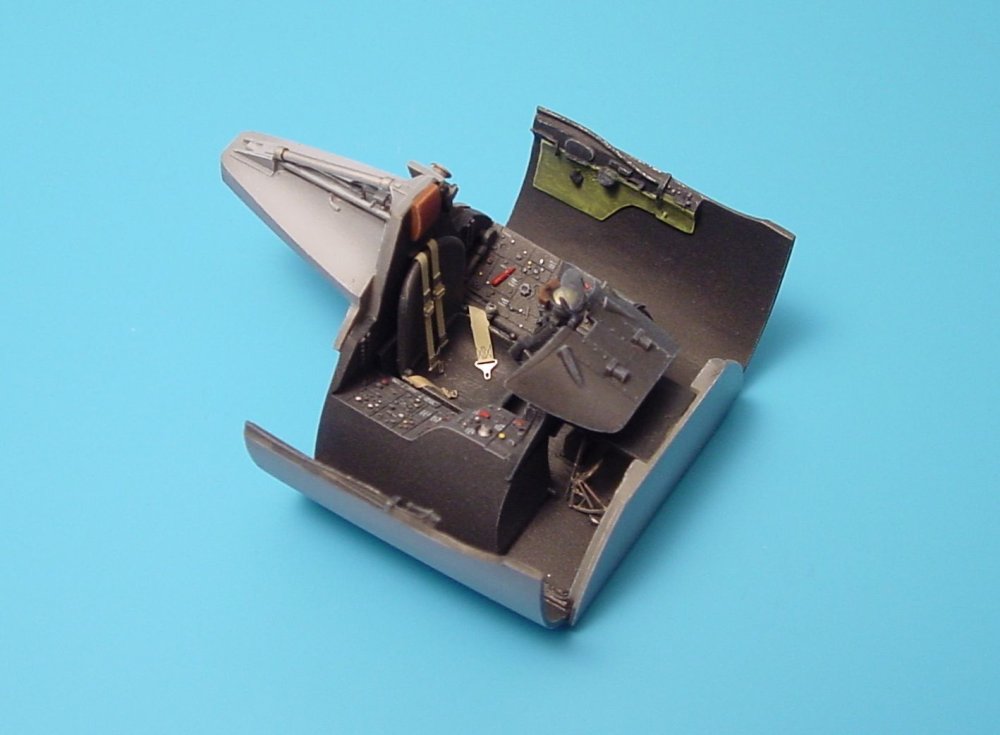 1/48 A-1H Skyraider cockpit set