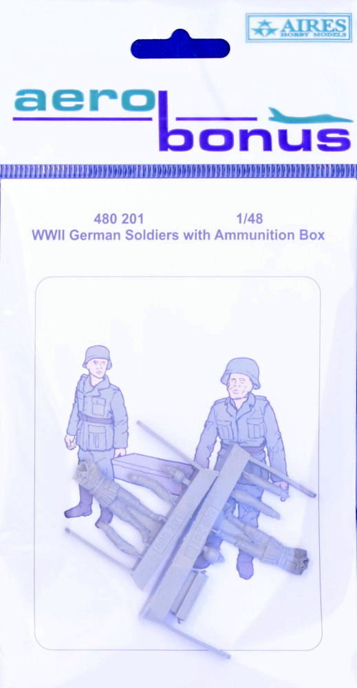 1/48 German WWII Soldiers with ammunition box